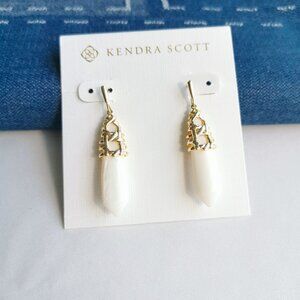Kendra Scott Natalie White Mussel Drop Earrings in Gold